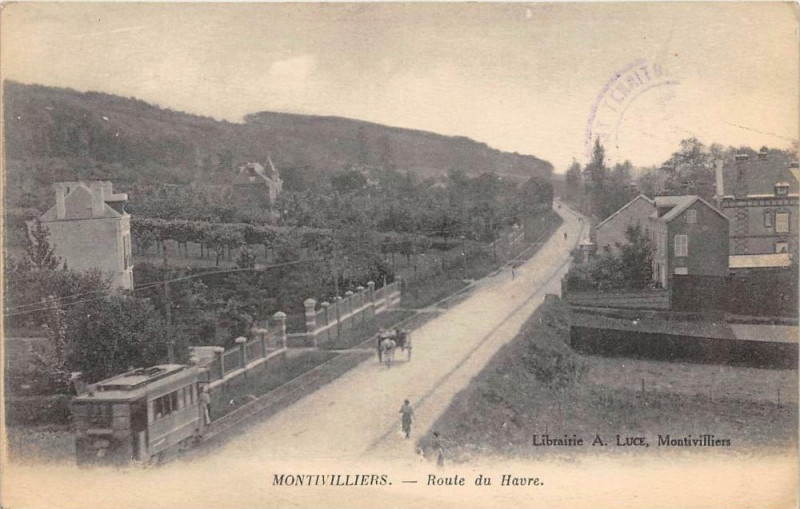 Carte postale ancienne Montivilliers Route Du Havre à Montivilliers