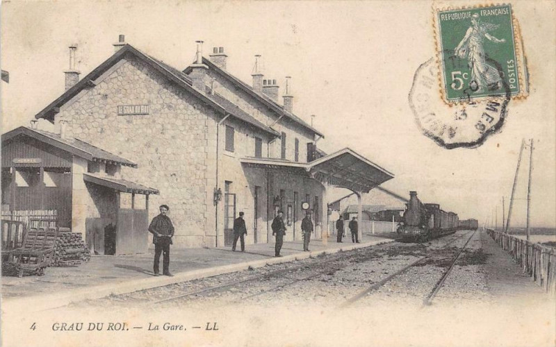 Carte postale ancienne Le Grau Du Roi La Gare (Train En Gare au Grau-du-Roi