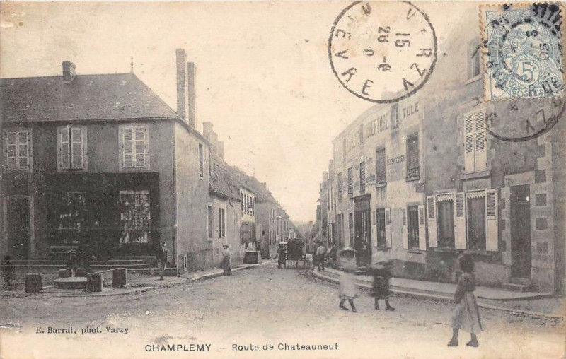 Carte postale ancienne Champleny Route De Chateauneuf