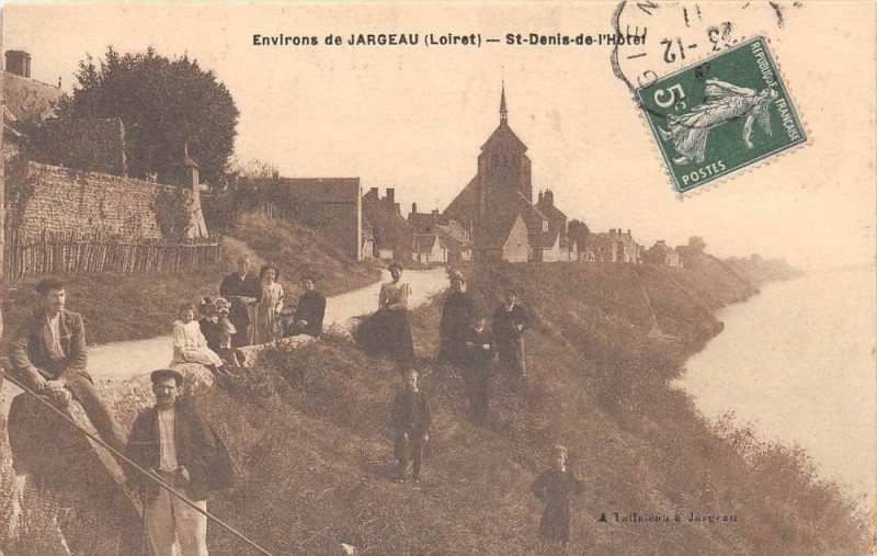 Carte postale ancienne Saint Denis L'Hotel