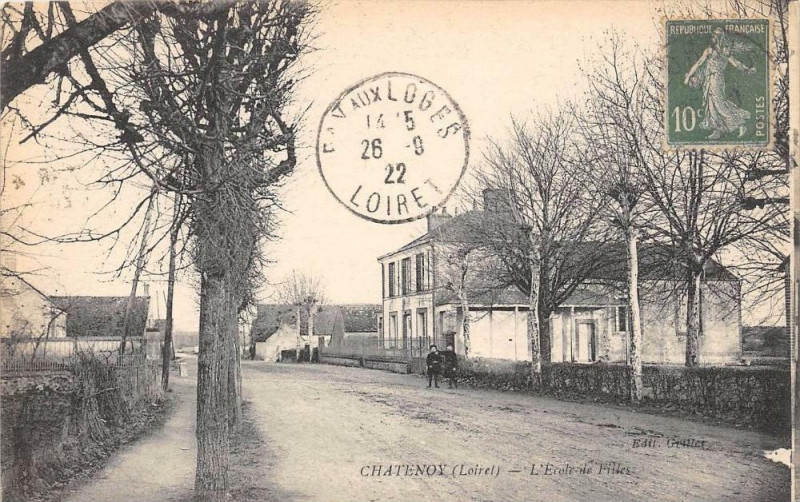 Carte postale ancienne Chatenoy L'Ecole De Filles à Châtenoy