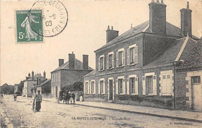 Carte postale ancienne La Motte Beuvron Grande Rue