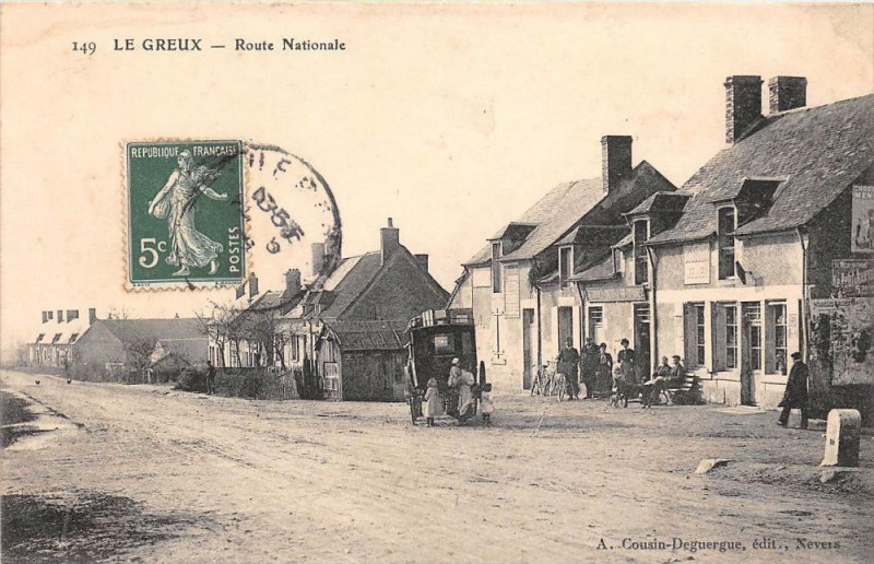 Carte postale ancienne Le Greux  La Route Nationale (cliché pas courant