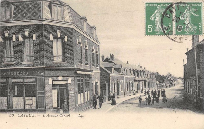 Carte postale ancienne Cayeux L'Avenue Carnot à Y
