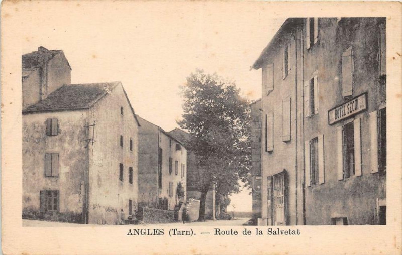 Carte postale ancienne Angles Route De La Salvetat à Anglès