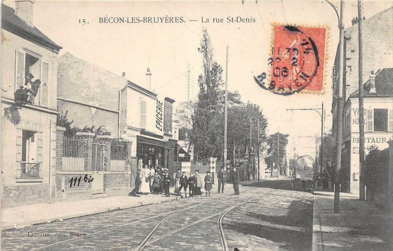 Carte postale ancienne Becon Les Bruyeres La Rue Saint Denis