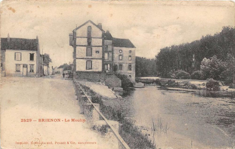 Carte postale ancienne Brienon Le Moulin