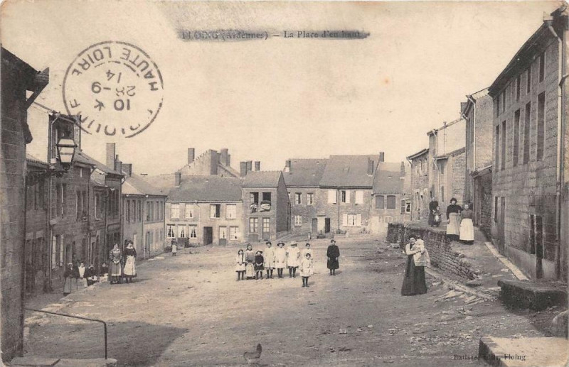 Carte postale ancienne Floing La Place D'En Haut (cliché rare à Floing