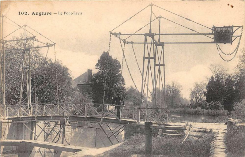 Carte postale ancienne Anglure Le Pont Levis à Anglure