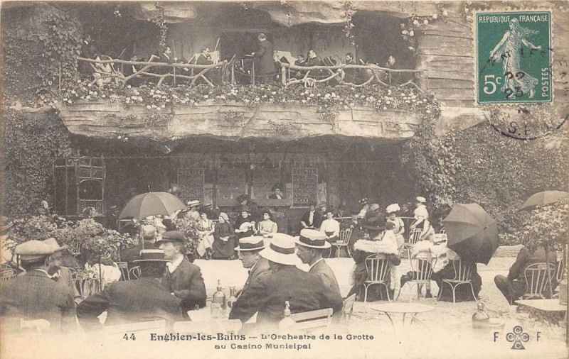 Carte postale ancienne Enghien Les Bains L'Orchestre De La Grotte Au Casino Municipal à Enghien-les-Bains
