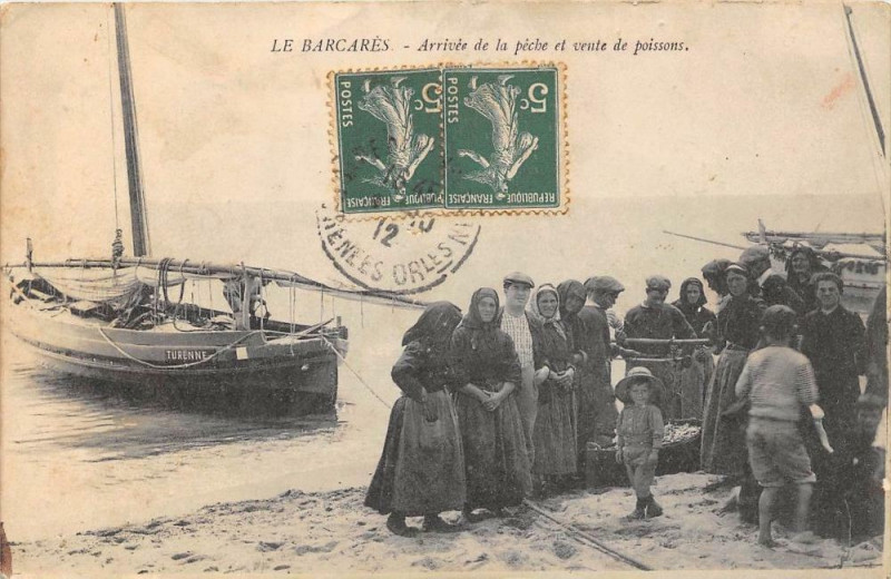 Carte postale ancienne Le Barcares Arrivee De La Peche Et Vente De Poissons