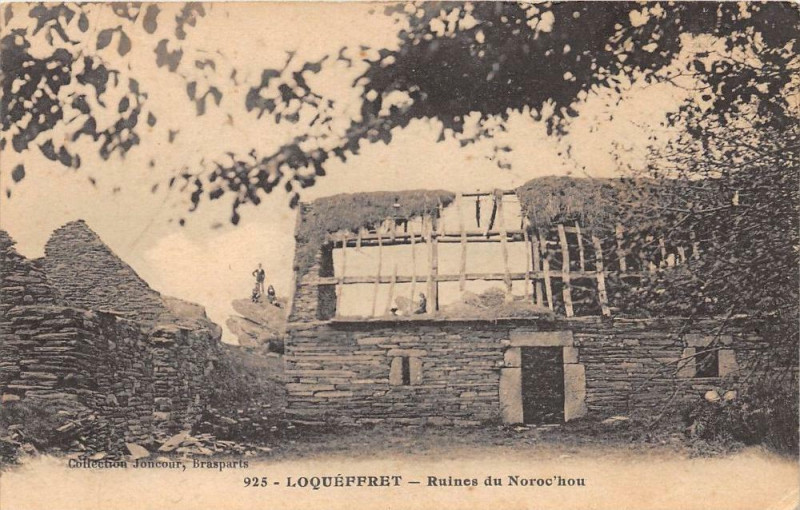 Carte postale ancienne Loqueffret Ruines Du Noroc'Hou à Loqueffret