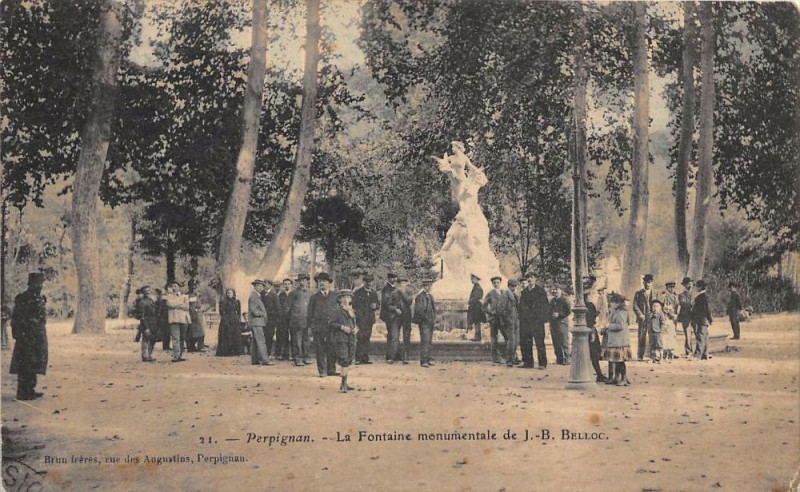 Carte postale ancienne Perpignan Le Fontaine Monumentale De J.b.belloc à Perpignan
