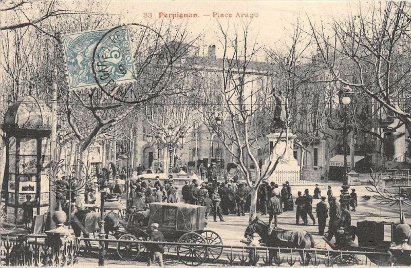 Carte postale ancienne Perpignan Place Arago à Perpignan