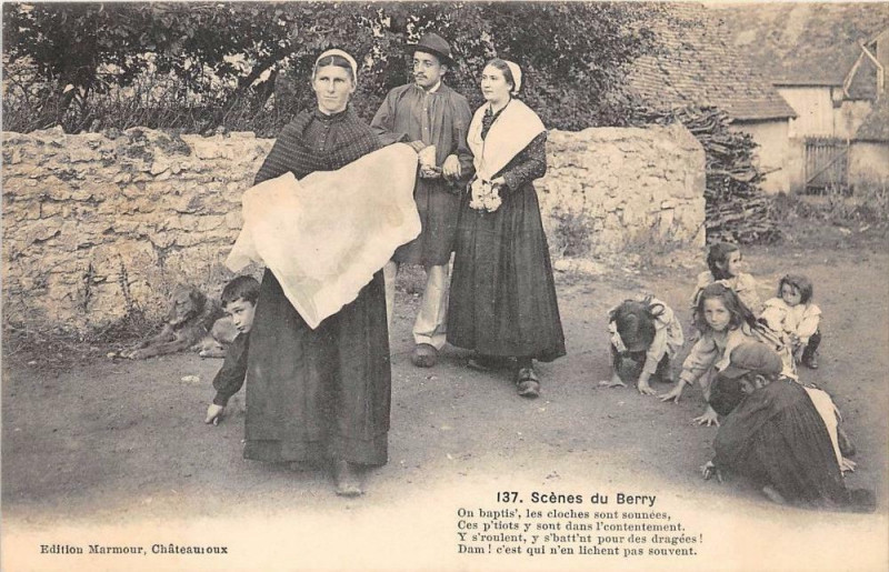 Carte postale ancienne Scenes Du Berry On Baptis