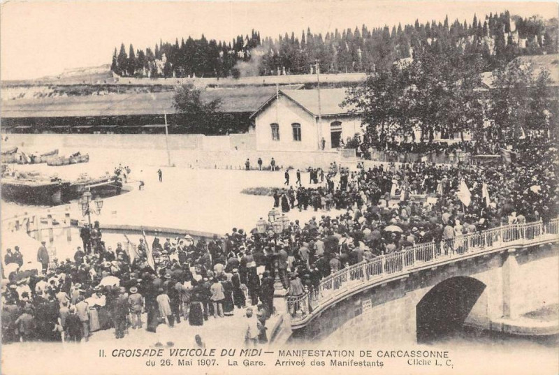 Carte postale ancienne Carcassonne Croisade Viticole Du Midi Manifestation De Carcassonne 1907 L à Carcassonne