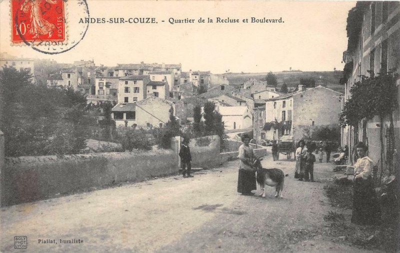 Carte postale ancienne Ardes Sur Couze Quartier De La Recluse Et Boulevard à Ardes