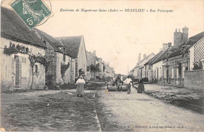 Carte postale ancienne Environs De Nogent Sur Seine Beaulieu Rue Principale (cliché pas courant à Nogent-sur-Seine