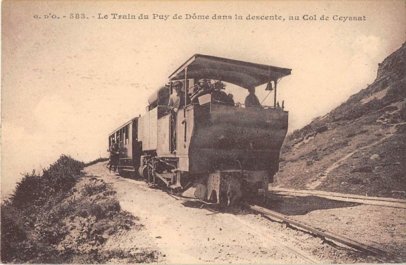 Carte postale ancienne Le Train Du Puy De Dome Dans La Descente Au Col De Ceyssat (Train En Gros à Ceyssat
