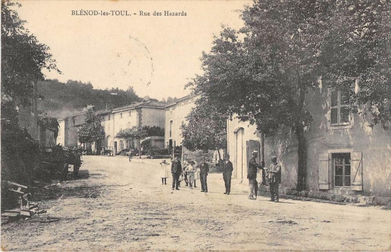Carte postale ancienne Blenod Les Toul Rue Des Hazards à Toul