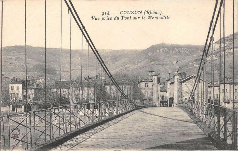 Carte postale ancienne Couzon Vue Prise Du Pont Sur Le Mont D'Or