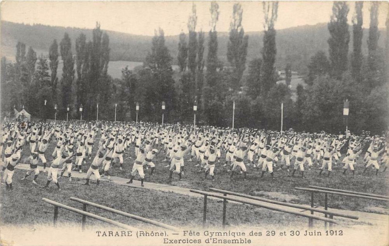 Carte postale ancienne Tarare Fete Gymnique 1912 Exercices D'Ensemble à Tarare