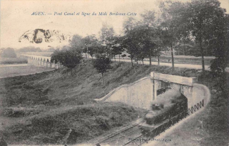Carte postale ancienne Agen Pont Canal Et Ligne Du Midi De Bordeaux A Cette (Train à Agen