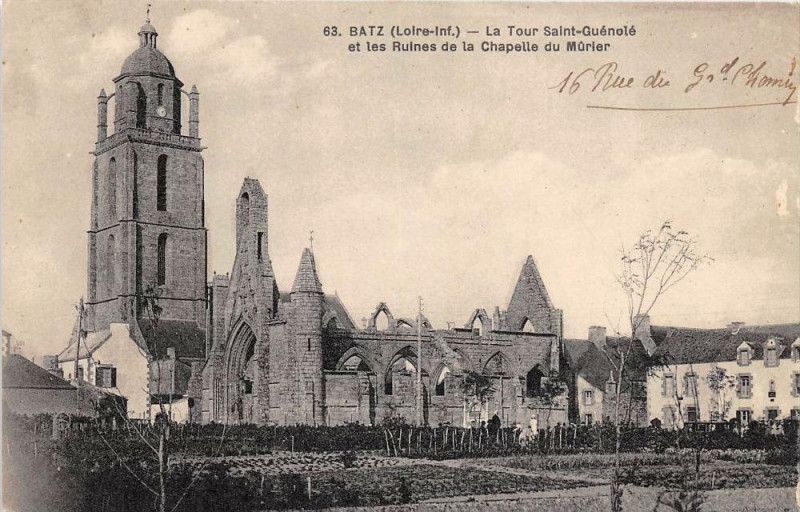 Carte postale ancienne Batz La Tour Saint-Guenole Et Ruines Chapelle Du Murier