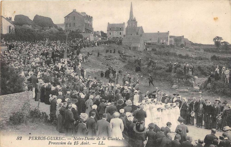 Carte postale ancienne Perroc Guirec Procession