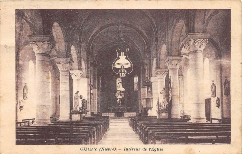 Carte postale ancienne Guipy Interieur De L'Eglise à Guipy