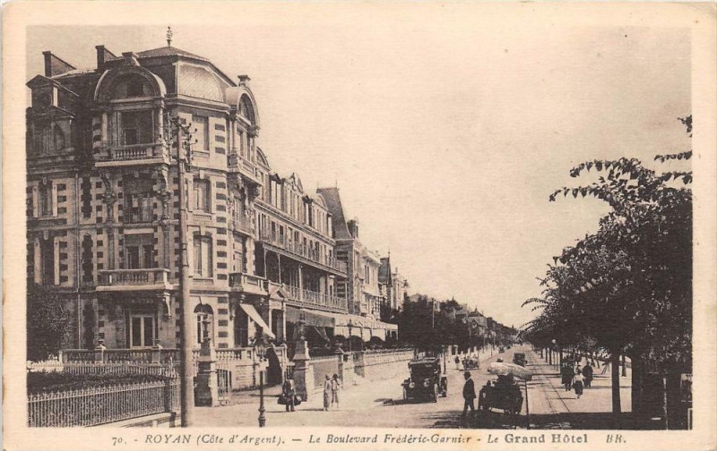 Carte postale ancienne Royan Boulevard Frederic Garnier à Royan