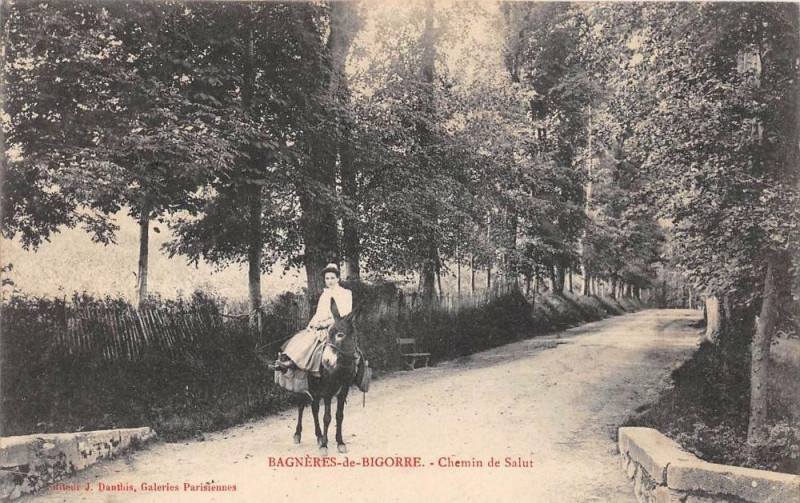 Carte postale ancienne Bagneres De Bigorre Chemin De Salut
