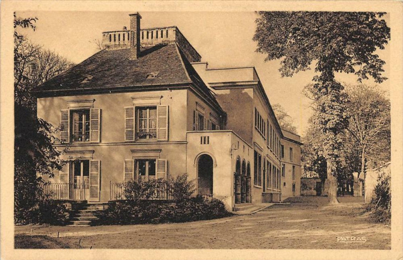 Carte postale ancienne Ecole Saint Martin A Pontoise à Pontoise