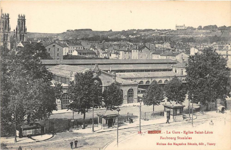 Carte postale ancienne Nancy La Gare Eglise Saint-Leon à Nancy