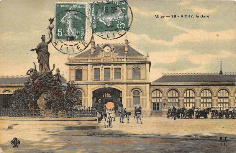 Carte postale ancienne Vichy La Gare (cpa glacée à Vichy