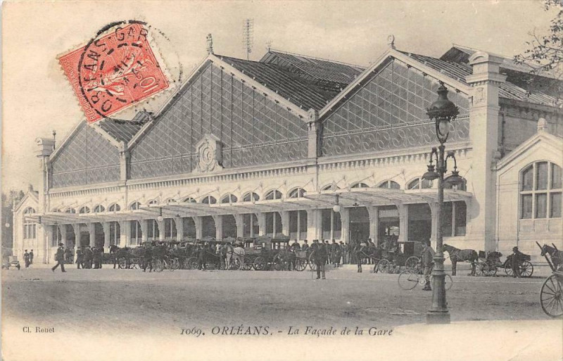 Carte postale ancienne Orleans La Facade De La Gare à Orléans