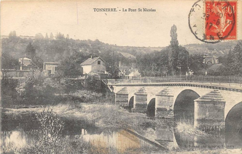 Carte postale ancienne Tonnerre Le Pont Saint-Nicolas à Tonnerre