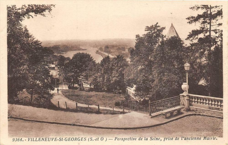 Carte postale ancienne Villeneuve Saint-Georges Perspective De La Seine Ancienne Mairie