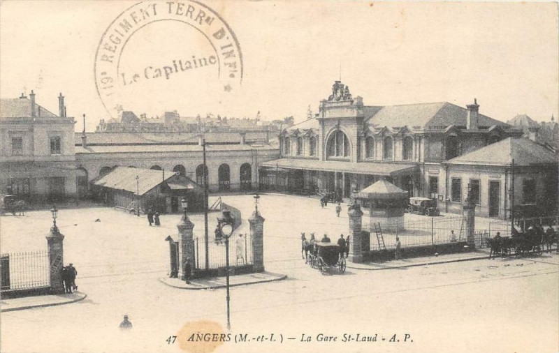 Carte postale ancienne Angers La Gare Saint-Laud à Angers