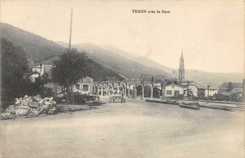 Carte postale ancienne Thann Avec La Gare à Thann