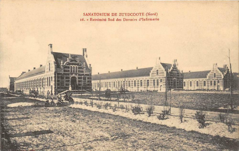 Carte postale ancienne Sanatorium De Zuydcoote Extremite Sud Des Dortoirs D'Infirmerie à Zuydcoote