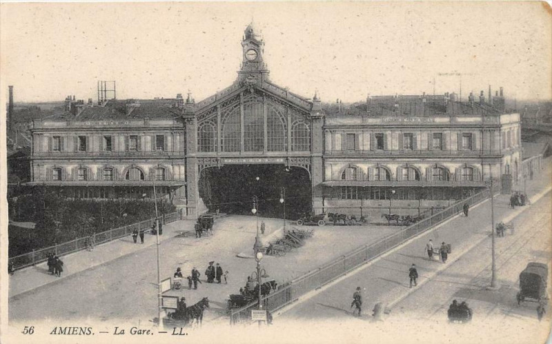 Carte postale ancienne Amiens La Gare à Amiens