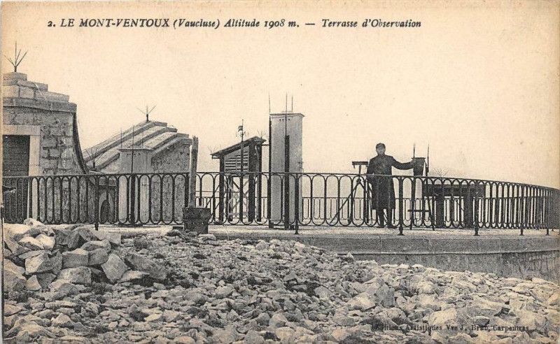 Carte postale ancienne Le Mont Ventoux Ecurie Et Route D'Acces A La Terrasse