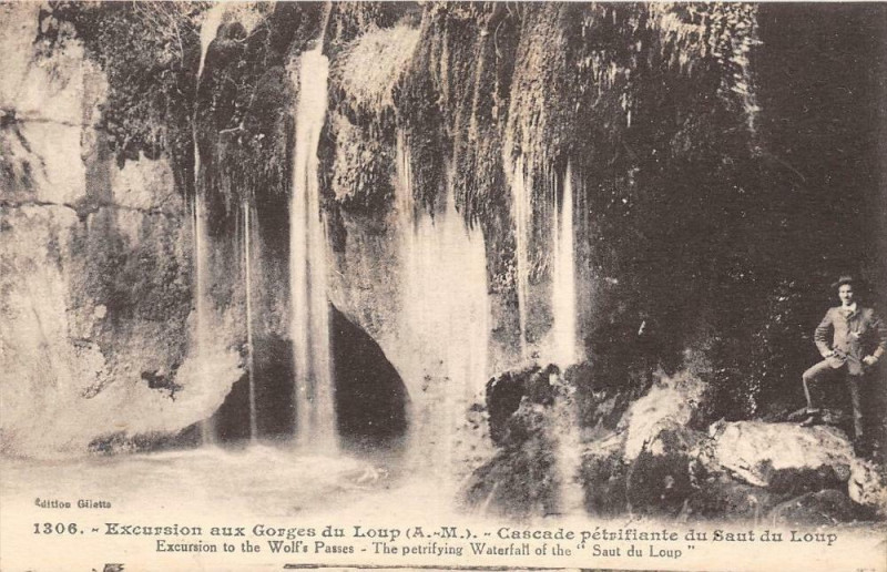 Carte postale ancienne Excursion Gorges Du Loup Cascade Petrifiante