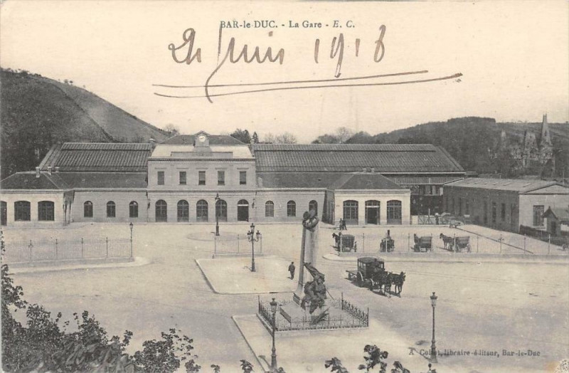 Carte postale ancienne Bar Le Duc La Gare à Bar-le-Duc