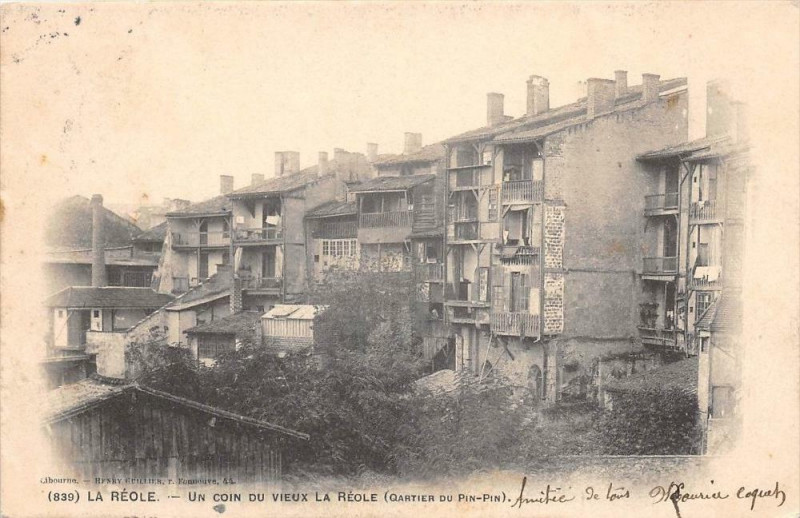 Carte postale ancienne La Reole Un Coin Du Vieux La Reole (dos non divisé)