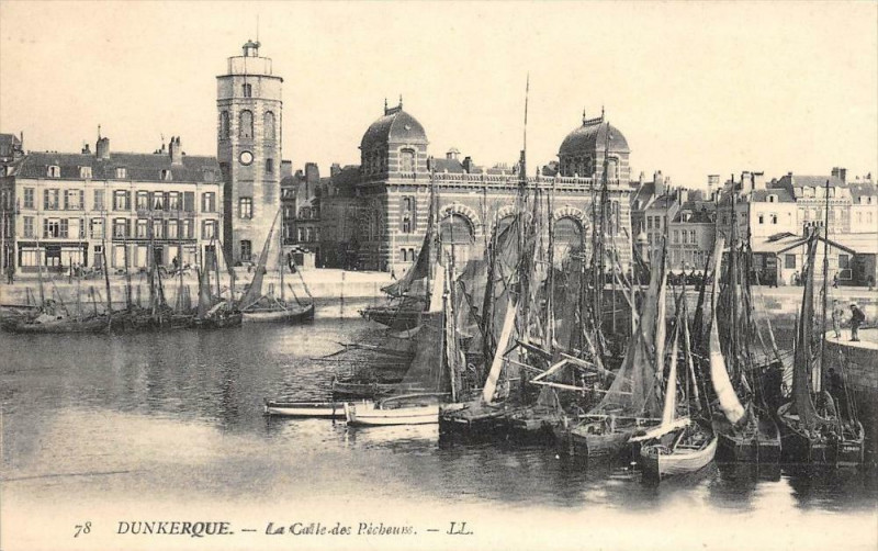 Carte postale ancienne Dunkerque La Cale Des Pecheurs à Dunkerque