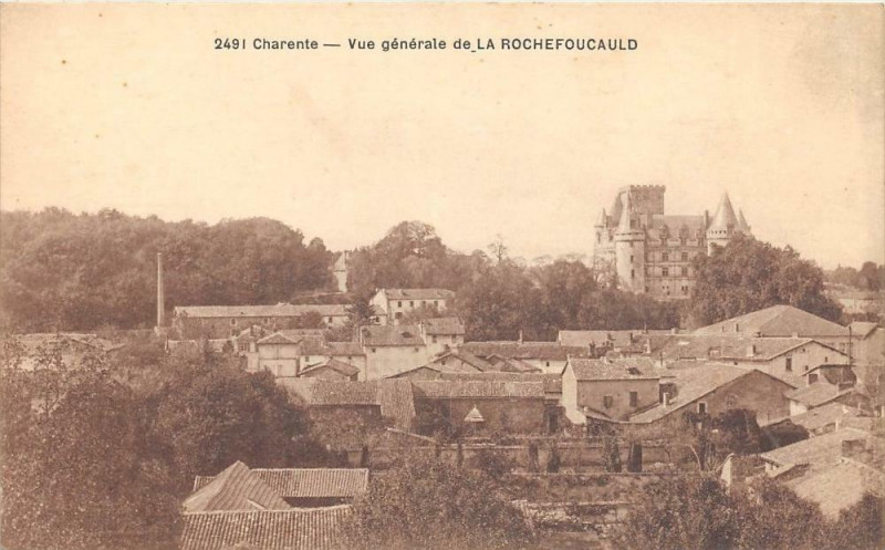 Carte postale ancienne Vue Generale De Larochefoucauld