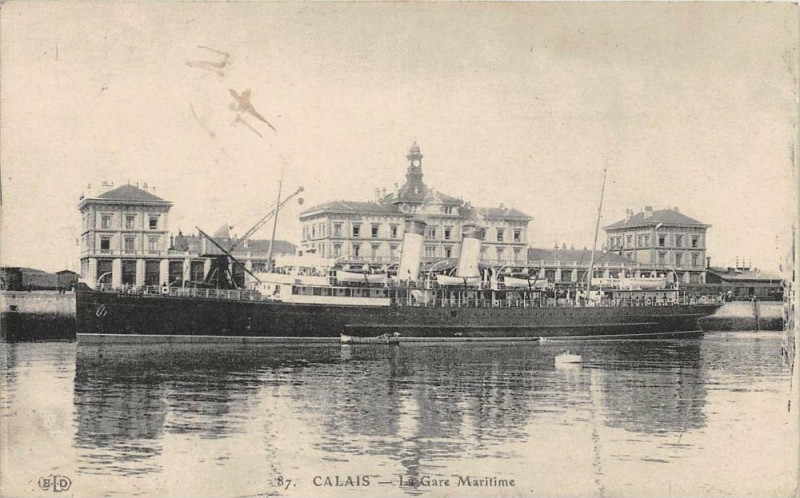 Carte postale ancienne Calais La Gare Maritime à Calais
