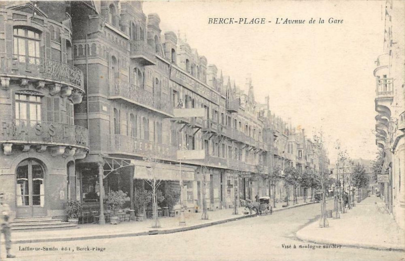 Carte postale ancienne Berck Plage L'Avenue De La Gare à Berck